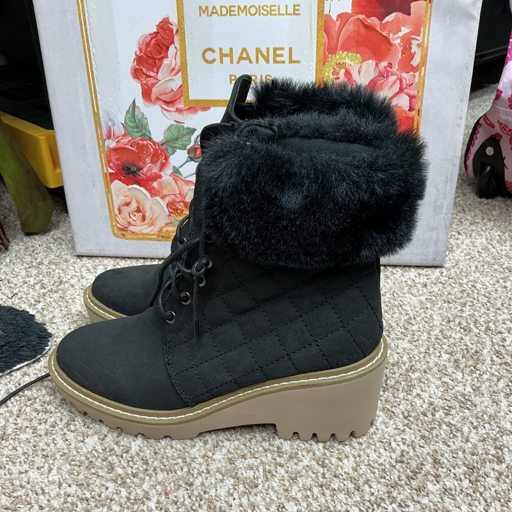 Nicole Miller Black Quilted Winter Boots